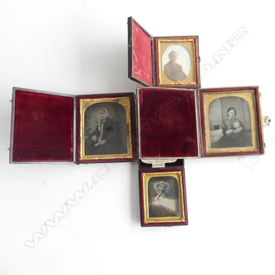 4 CASED DAGUERREOTYPES; 3 ELDERLY WOMEN + MOTHER w. CHILD H.90mm