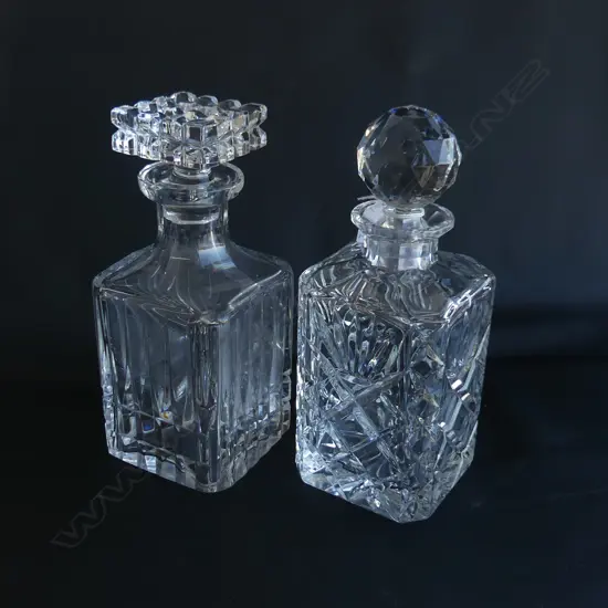 2 CRYSTAL DECANTERS H.240mm