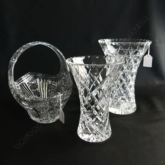 CRYSTAL CUT BASKET + 2 VASES H 230 MM