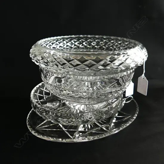2 STUART CRYSTAL BOWLS + UNMARKED BOWL AND DISH D 240 MM