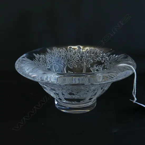 SEVRES CRISTAL  BOWL WITH DEER DECORATION D 150 MM BOXED
