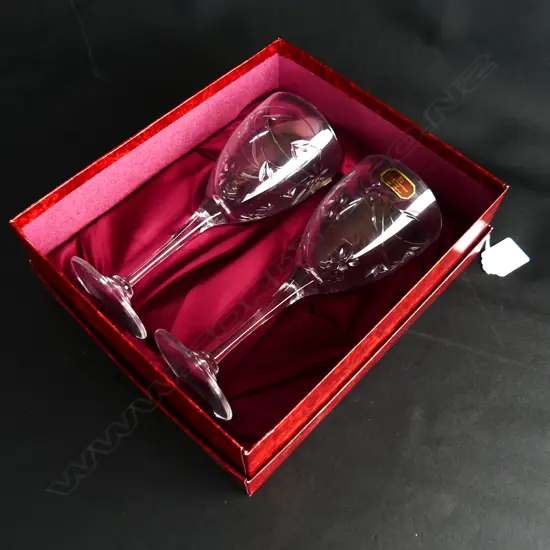 PR OF BOXED DOULTON INTERNATIONAL CUT CRYSTAL WINE GLASSES H 190 MM