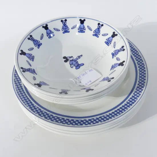 SET WALT DISNEY MICKEY MOUSE  ROYAL BOCH PORCELAIN; 4 BOWLS & 4 PLATES