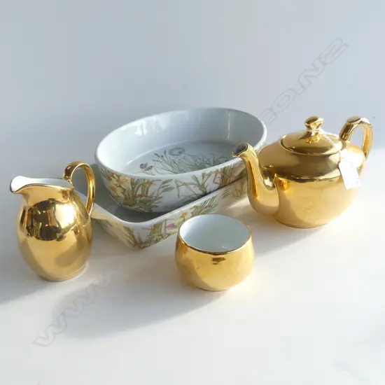 ROYAL WORCESTER 3 PCE GOLD TEA SET + 2 FRENCH CASSEROLE DISHES L.315mm