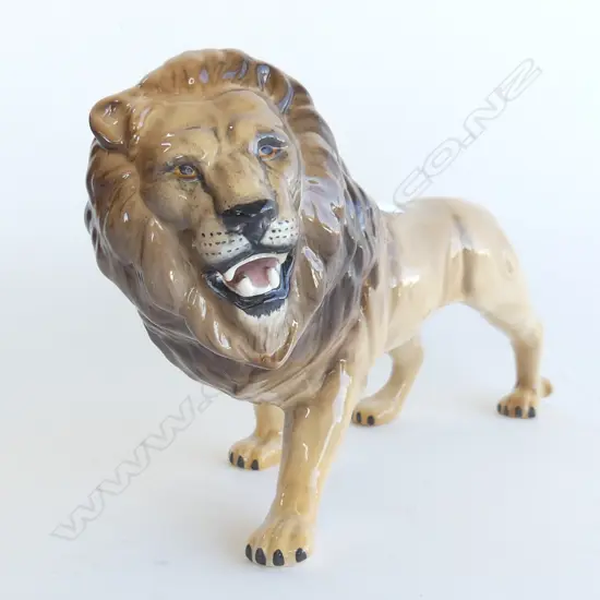 BESWICK LION L.230mm