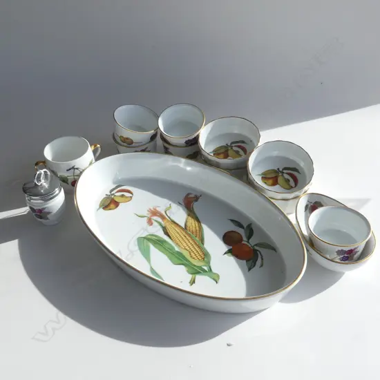 13 PCES ROYAL WORCESTER EVESHAM INCL. LGE DISH L.370mm