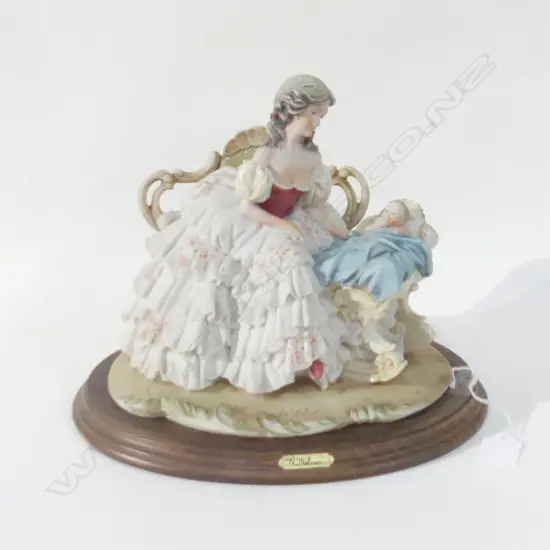 LG BELCARI FIGURINE, MOTHER & CHILD L 270MM H. 260MM