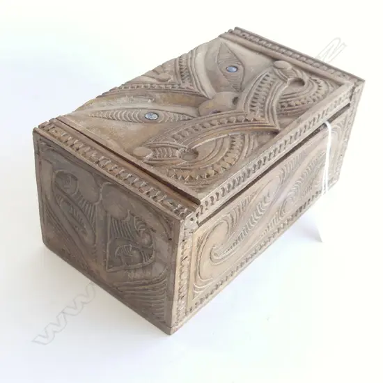 CARVED WOODEN MAORI LIDDED BOX  - L. 235MM