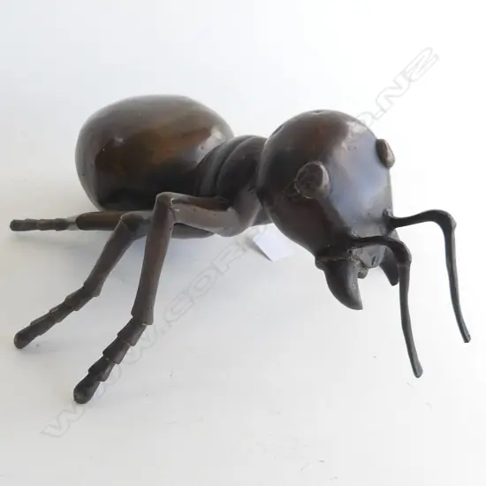 BRONZE ANT  L. 350MM