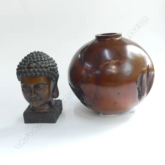 2 ITEMS RESIN THAI BUDDHA BUST H.140mm & TURNED WOODEN KNOTTED VASE. 