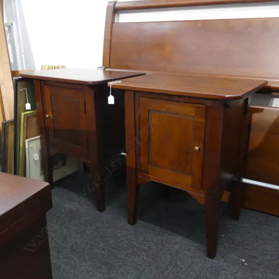 PR WILLETTS FURNITURE TAWHAI WOOD BEDSIDE CABINETS 585x425x725mm