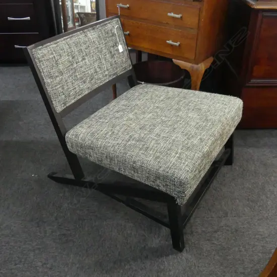 CONTEMPORARY SIDE CHAIR