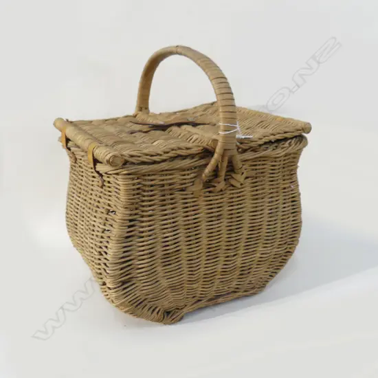 VINTAGE WICKER PICNIC BASKET L 340MM