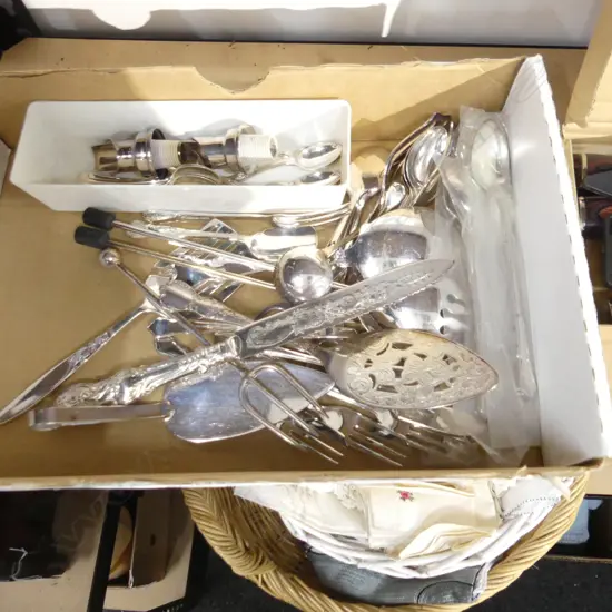 SM BOX GOOD EP CUTLERY ETC..INCL WINE STOPPERS ETC...