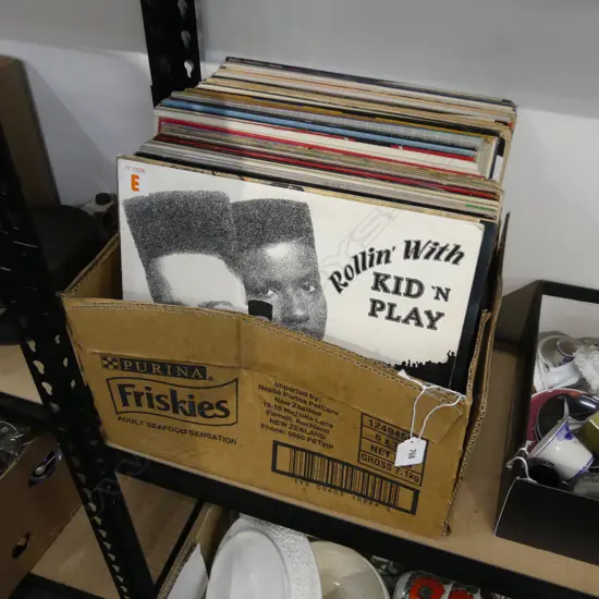 BOX LOT VINYL RECORDS