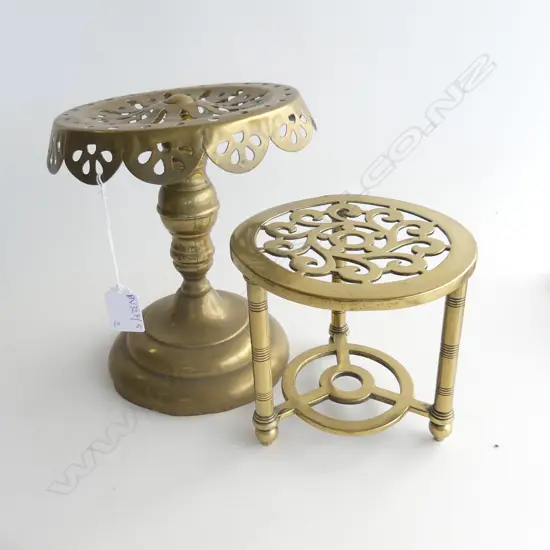 2 ANTIQUE TRIVETS / POT STANDS H.225mm