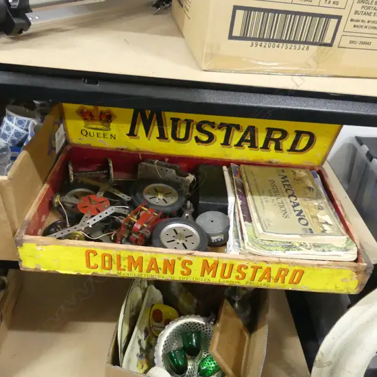 BOXED VINTAGE LGE MECCANO SET with pamphlets