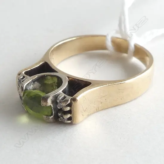 9CT YELLOW GOLD PERIDOT & DIAMOND RING 3.8GMS WORN