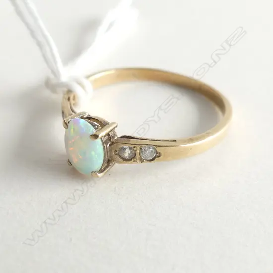 9CT GOLD OPAL & CZ STONES (NOT DIAMONDS) RING