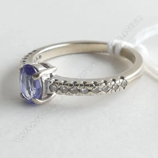9CT WHITE GOLD TANZANITE & DIAMOND RING 2.3GMS