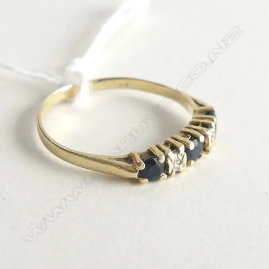 14k GOLD SAPPHIRE & DIAMOND RING 