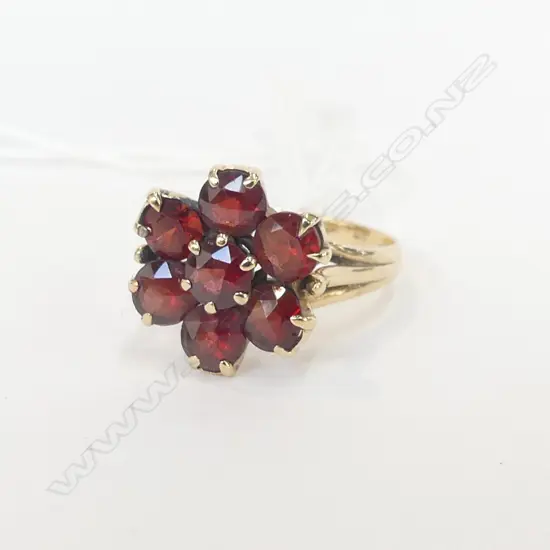 9CT GOLD RING WITH GARNETS - 3.78GMS 