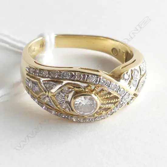 18CT GOLD & DIAMOND FILIGREE RING 3.8GMS