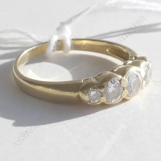 18ct YELLOW GOLD 5 STONE DIAMOND BRIDGE TYPE RING