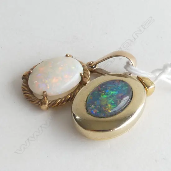 9CT GOLD & MILK OPAL PENDANT 4.0 GRAMS + COSTUME OPAL PENDANT