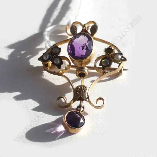 EDWARDIAN 9CT GOLD AMETHYST & SEED PEARL PENDANT BROOCH (20386)