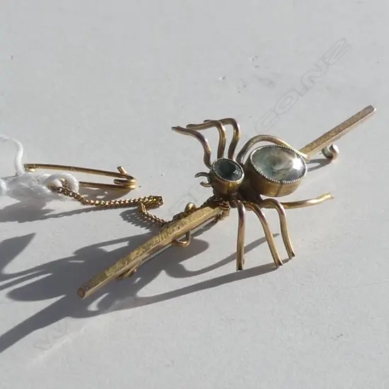VINTAGE 8CT 'FS' SPIDER BROOCH AQUAMARINE ? BODY (20691)