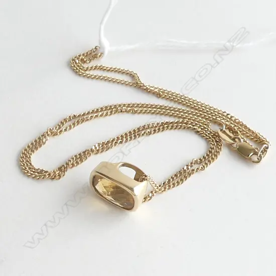9CT YELLOW GOLD & RECTANGULAR CITRINE PENDANT & CHAIN 4.7GMS