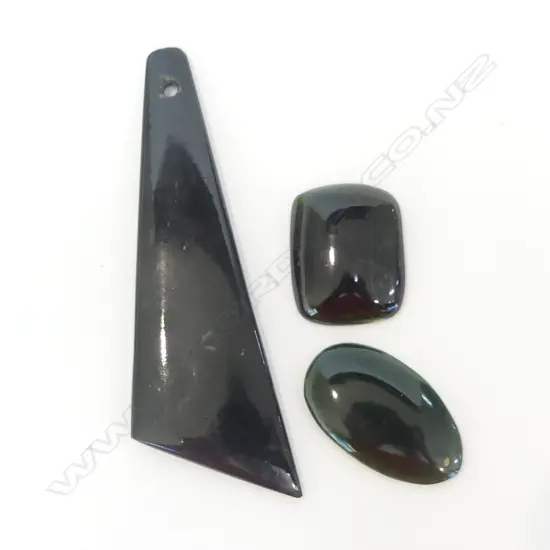 3 ASST POUNAMU / GREENSTONE PCS 2 WITH HOLES FOR CHAIN (LARGEST L 95MM)