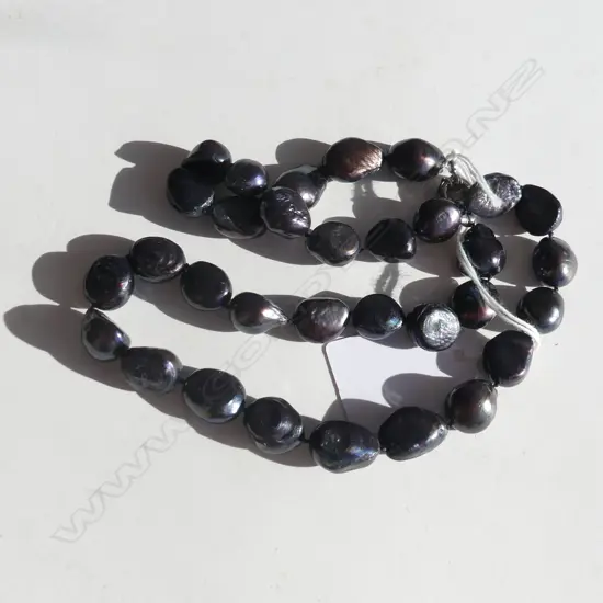 DEEP BLUE FRESHWATER PEARL NECKLACE 