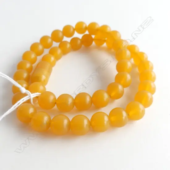 VINTAGE YELLOW LUCITE BEAD NECKLACE, TWIST BEAD CATCH 