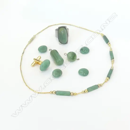 BAG ASST JADE INCL NECKLACE & RING