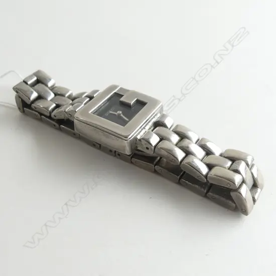 GUCCI STAINLESS STEEL WATCH (working)