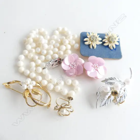 CULTURED PEARL NECKLACE, 2 FAUX PEARL BROOCHES, 1 GOLD PLATED STG + 1 SILVER PLATE+ 3 PR CLIP EARRINGS
