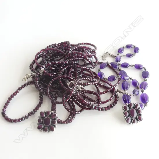 2 NECKLACES; MULTI STRAND GARNET BEAD, SILVER & PURPLE AMETHYST + PR STG SPINY OYSTER SHELL EARRINGS