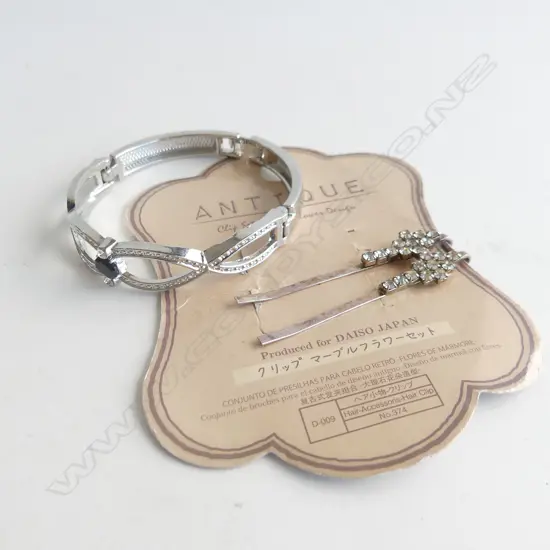 SILVER PLATE & SAPPHIRE & CRYSTAL BRACELET +  PR DAISO JAPANESE CRYSTAL HAIR CLIPS ON ORIG. CARD
