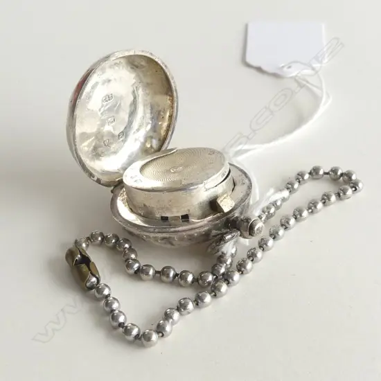 VINTAGE SILVER SOVEREIGN CASE some dents