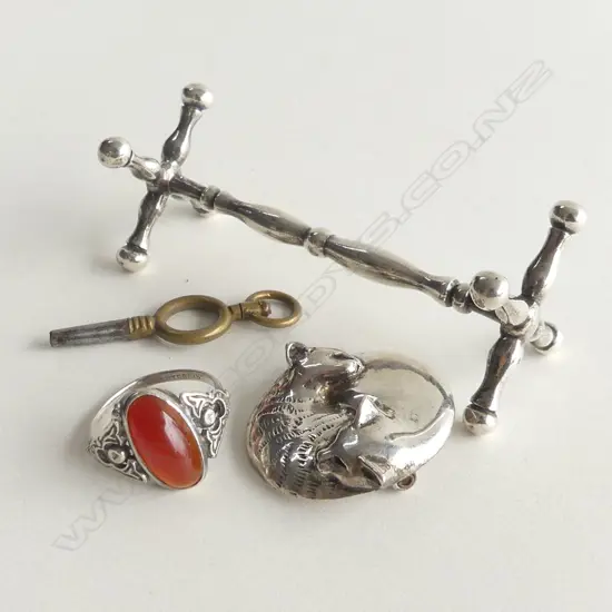 SILVER 2 CAT BROOCH + SILVER KNIFE REST + RING W CARNELIAN 37gm