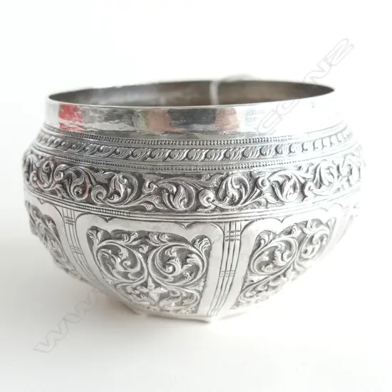 c1900 EMBOSSED INDIAN SILVER BOWL Dia.98mm 85gms