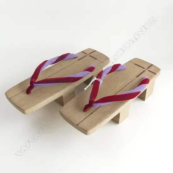 VINTAGE PR JAPANESE GETA WOODEN SANDELS