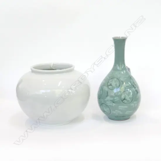 KOREAN MOON JAR (H 150MM)  & KOREAN CELADON VASE (H 200MM)