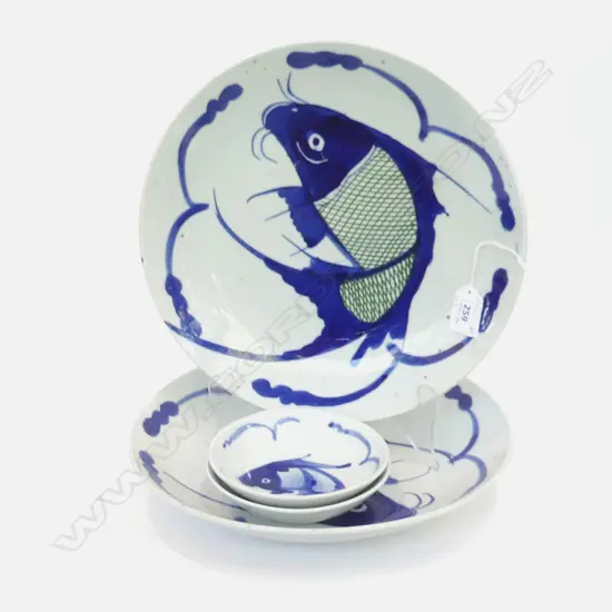PR OLD ORIENTAL FISH PLATES B&W Dia.284mm + 2 SMALLER not as old