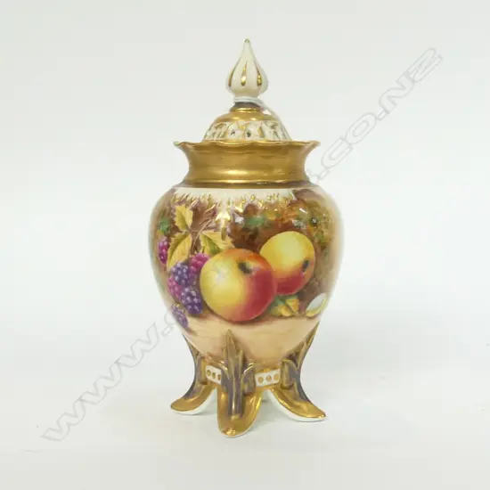 ROYAL WORCESTER H. HENRY HAND PAINTED LIDDED VASE H.130mm H/277