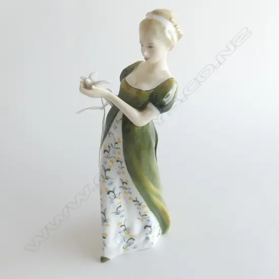 ROYAL DOULTON LADY FIGURINE 'VENITA' H2722  H. 200MM