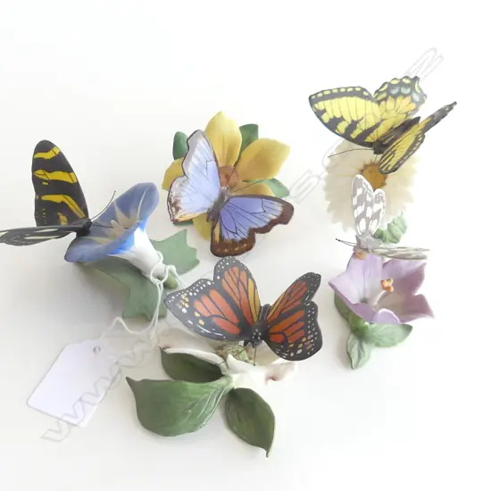 5 ASST BISQUE PORCELAIN BUTTERFLIES ON FLOWERS AVG H. 65MM  (2 A/F)