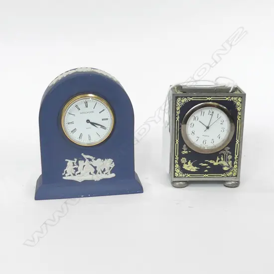 2 SM COLLECTABLE CLOCKS; WEDGWOOD COBALT JASPERWARE (H.85MM) + ORIENTAL PEWTER QUARTZ CARRIAGE CLOCK (H. 70MM